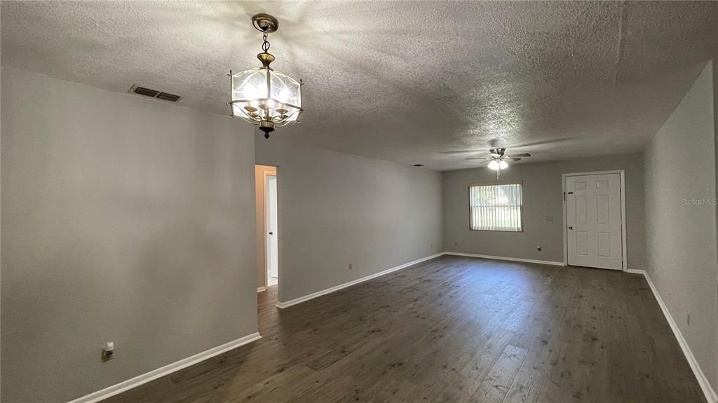 For Rent: $1,650 (2 beds, 2 baths, 1213 Square Feet)