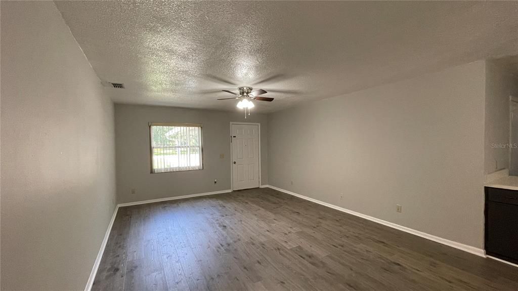 For Rent: $1,650 (2 beds, 2 baths, 1213 Square Feet)
