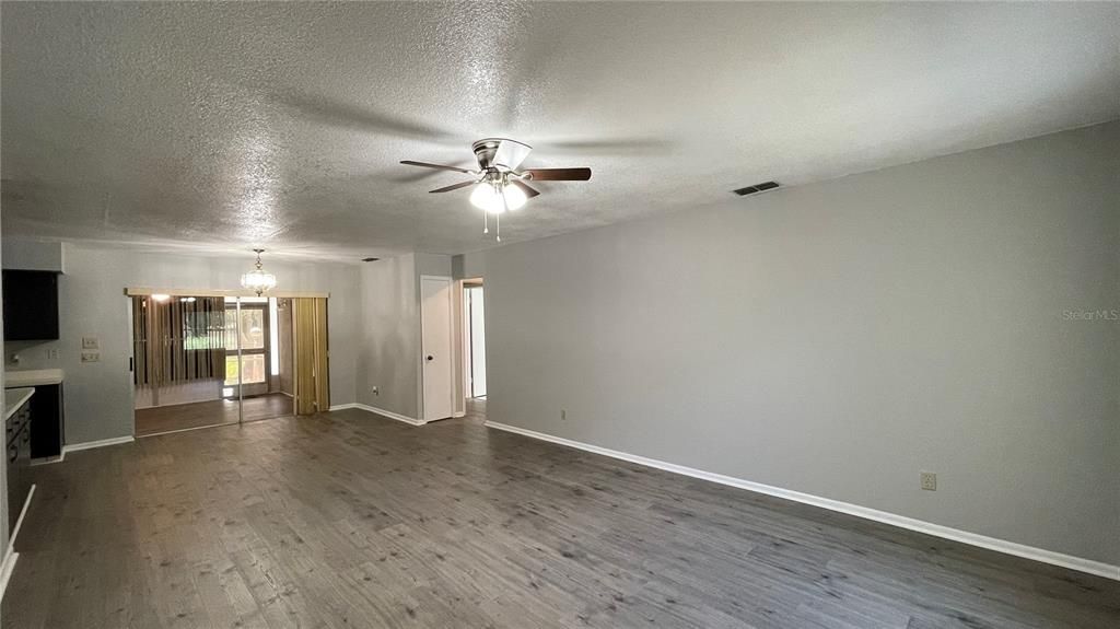 For Rent: $1,650 (2 beds, 2 baths, 1213 Square Feet)