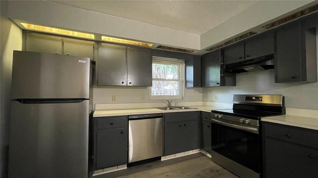 For Rent: $1,650 (2 beds, 2 baths, 1213 Square Feet)