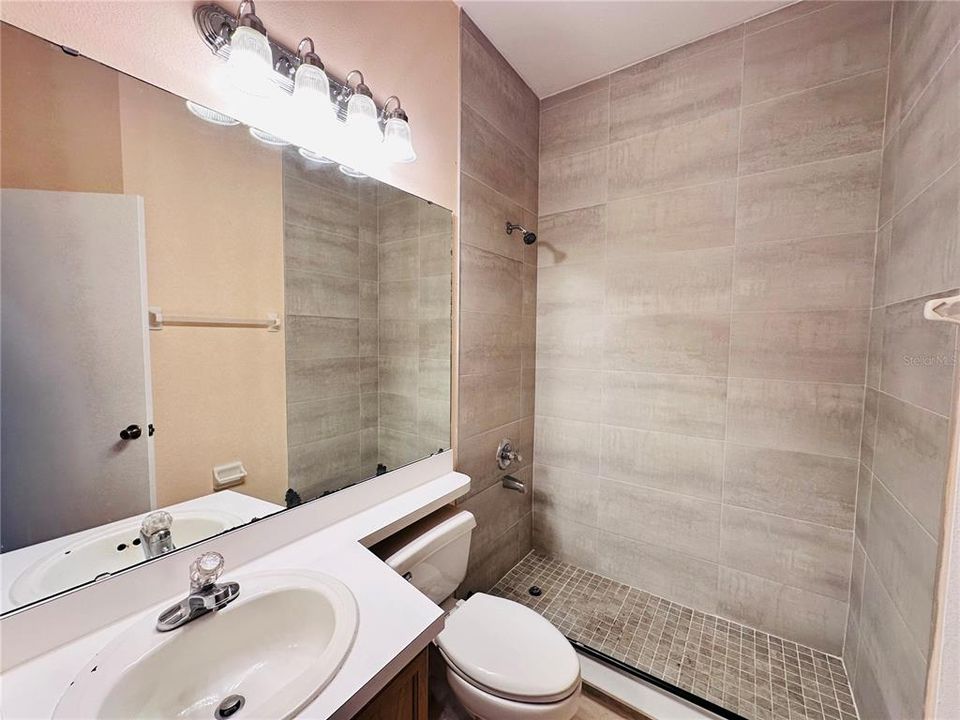 В аренду: $2,050 (3 спален, 2 ванн, 1138 Квадратных фут)