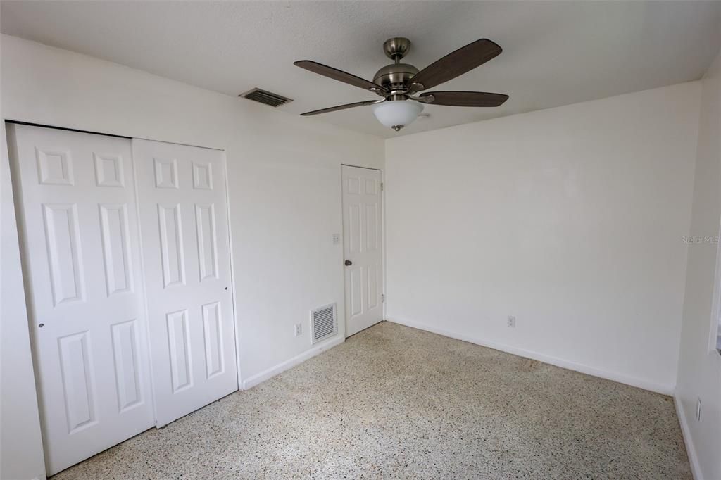 For Rent: $1,950 (2 beds, 1 baths, 825 Square Feet)