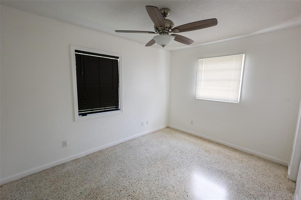 For Rent: $1,950 (2 beds, 1 baths, 825 Square Feet)