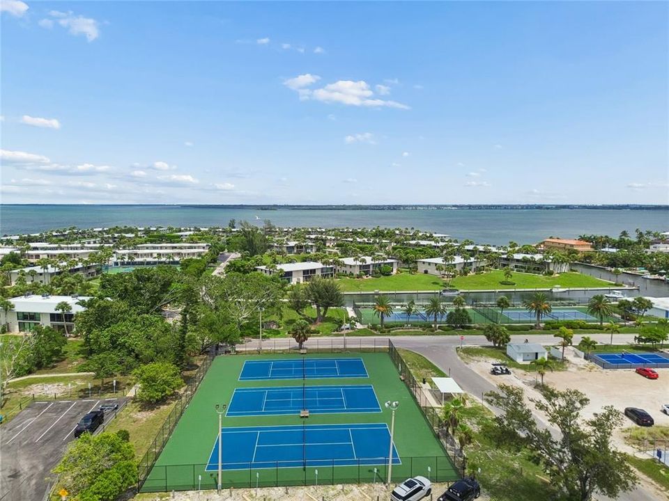 En Venta: $699,999 (2 camas, 2 baños, 1150 Pies cuadrados)