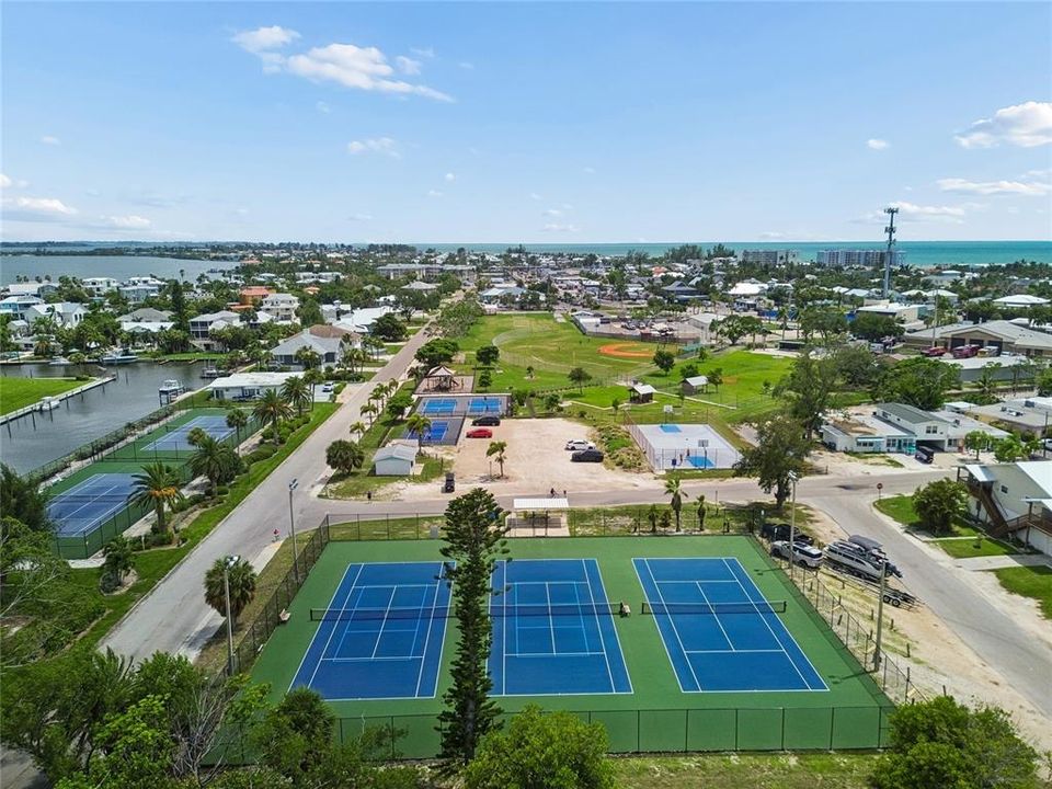 En Venta: $699,999 (2 camas, 2 baños, 1150 Pies cuadrados)
