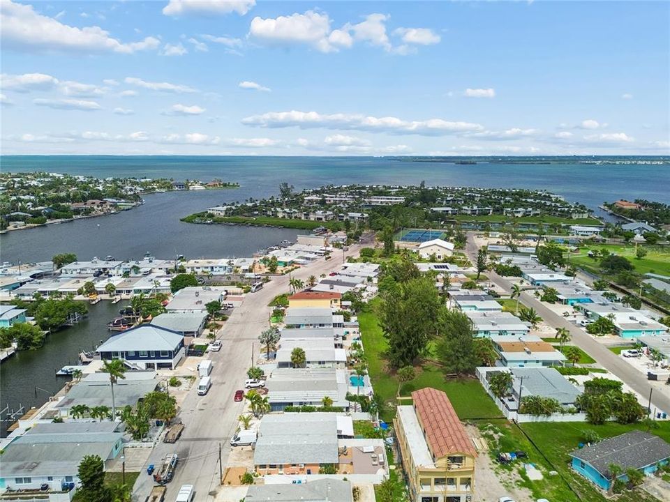 En Venta: $699,999 (2 camas, 2 baños, 1150 Pies cuadrados)