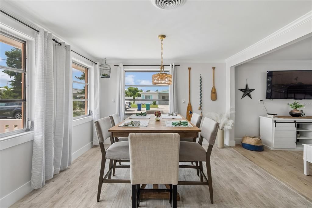 En Venta: $699,999 (2 camas, 2 baños, 1150 Pies cuadrados)