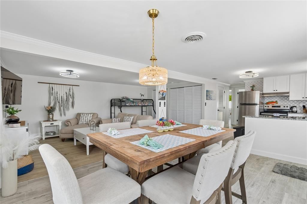 En Venta: $699,999 (2 camas, 2 baños, 1150 Pies cuadrados)