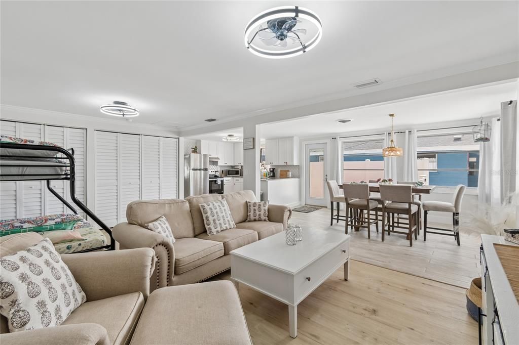 En Venta: $699,999 (2 camas, 2 baños, 1150 Pies cuadrados)