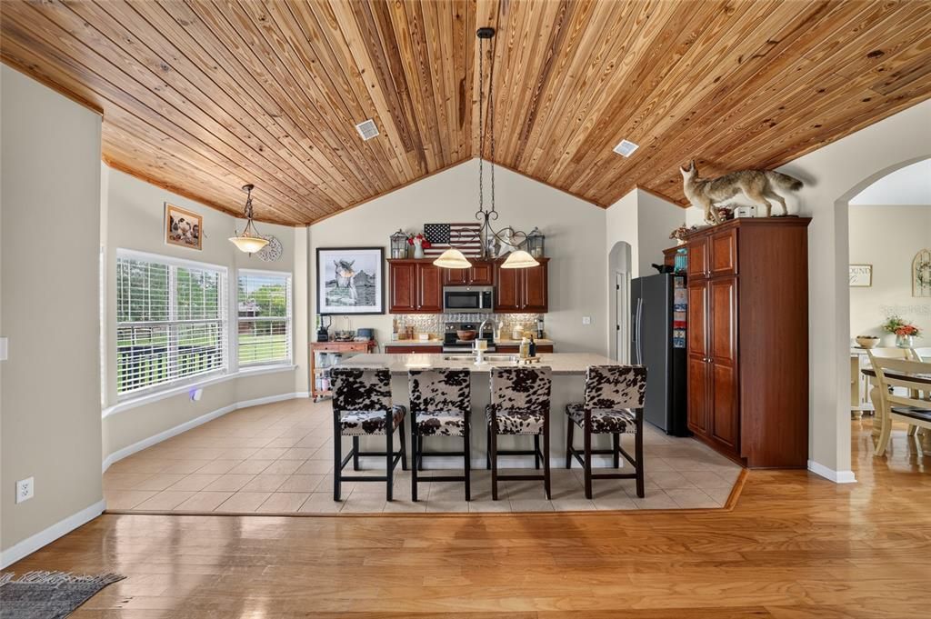 En Venta: $824,900 (3 camas, 3 baños, 2741 Pies cuadrados)