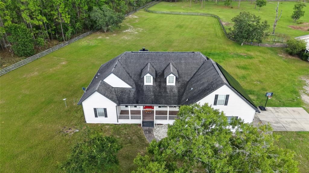 En Venta: $824,900 (3 camas, 3 baños, 2741 Pies cuadrados)