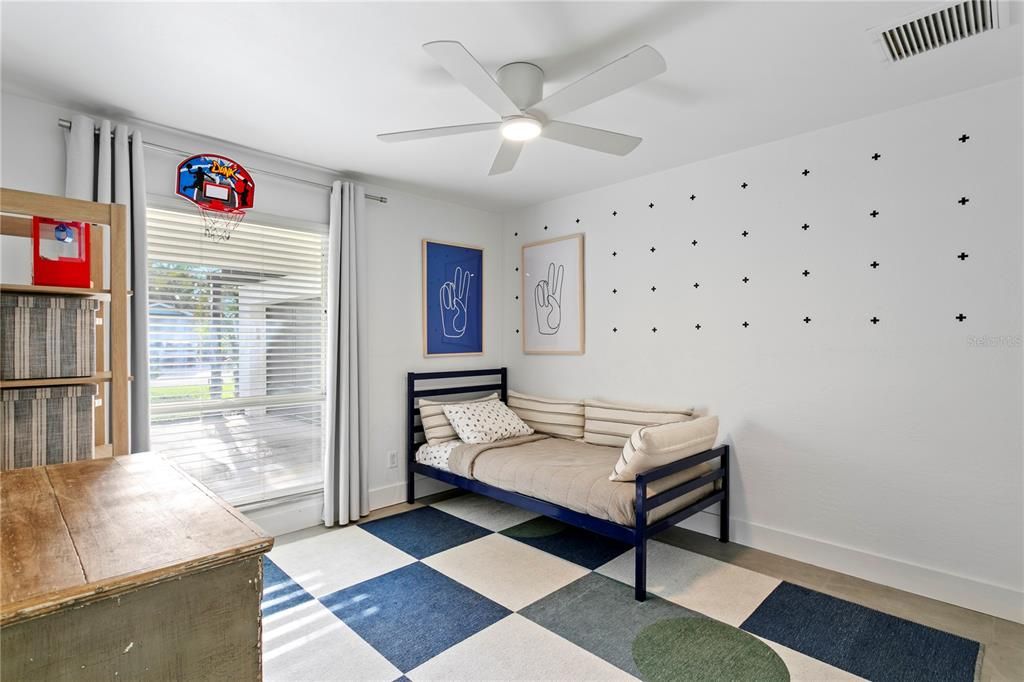 En Venta: $1,299,900 (4 camas, 2 baños, 1949 Pies cuadrados)