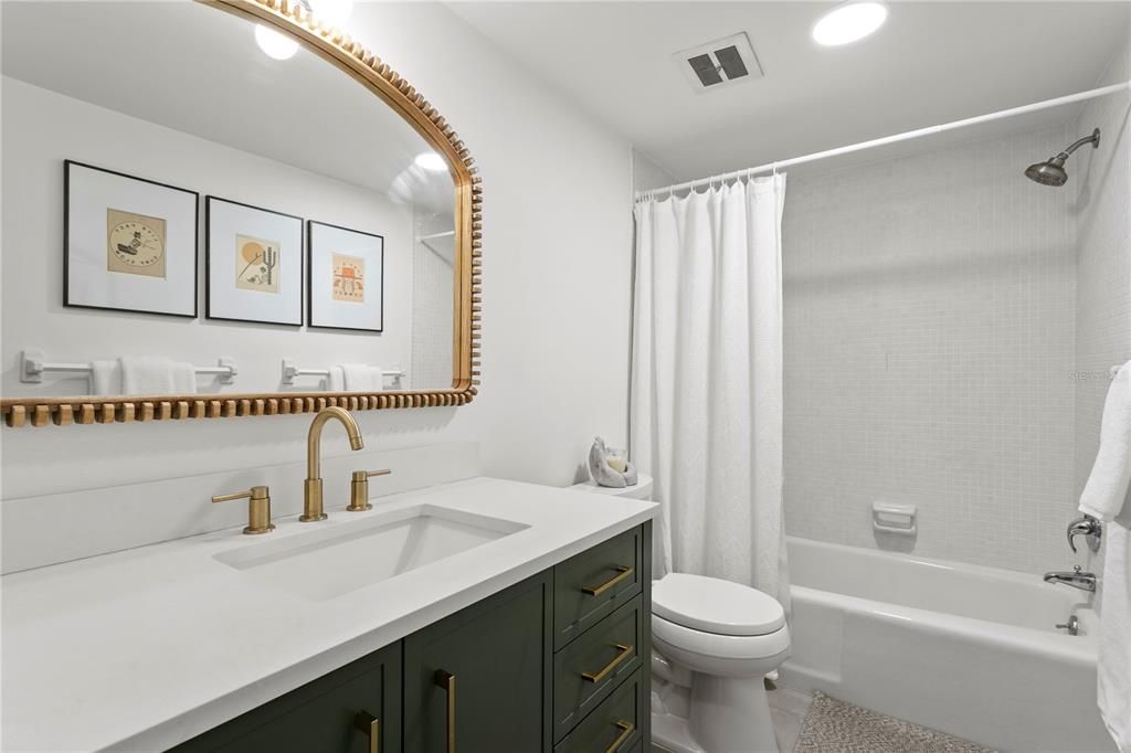 En Venta: $1,299,900 (4 camas, 2 baños, 1949 Pies cuadrados)