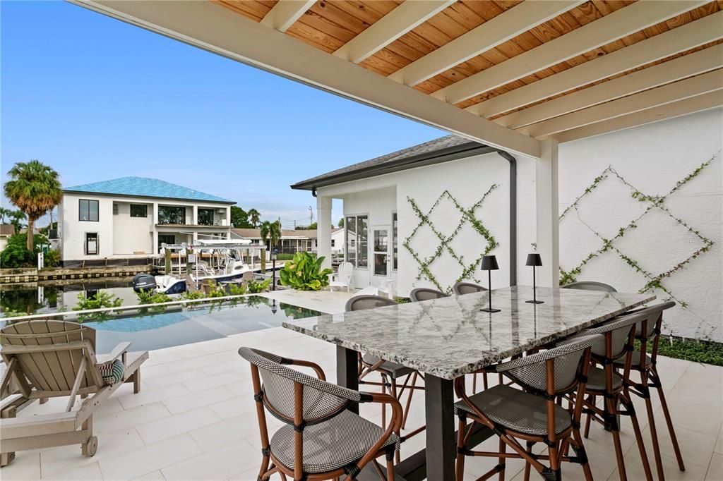 En Venta: $1,299,900 (4 camas, 2 baños, 1949 Pies cuadrados)