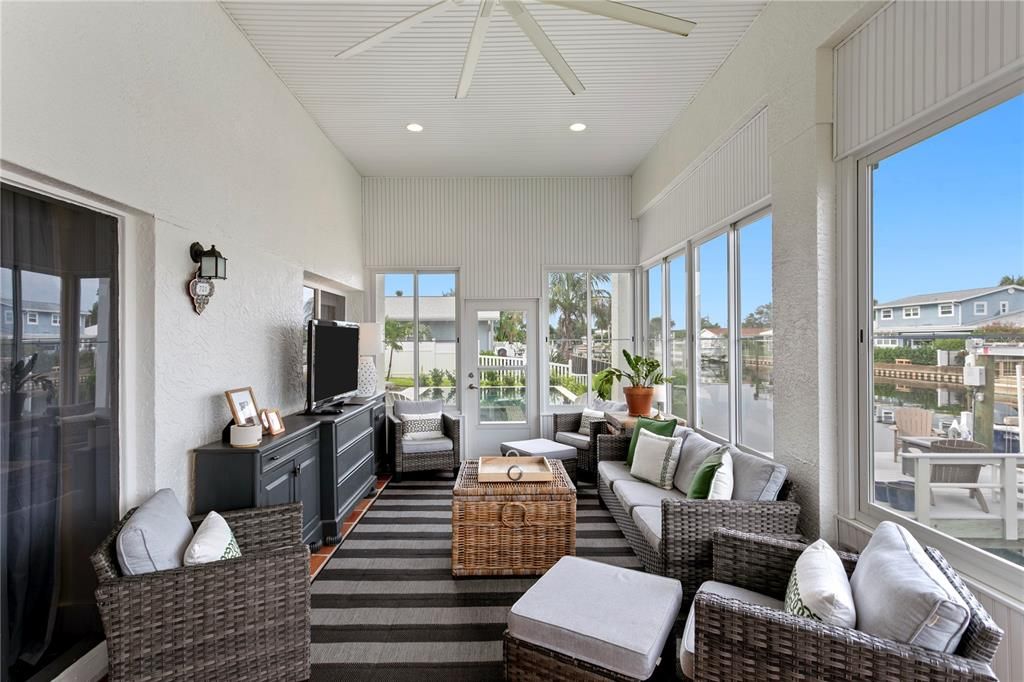 En Venta: $1,299,900 (4 camas, 2 baños, 1949 Pies cuadrados)