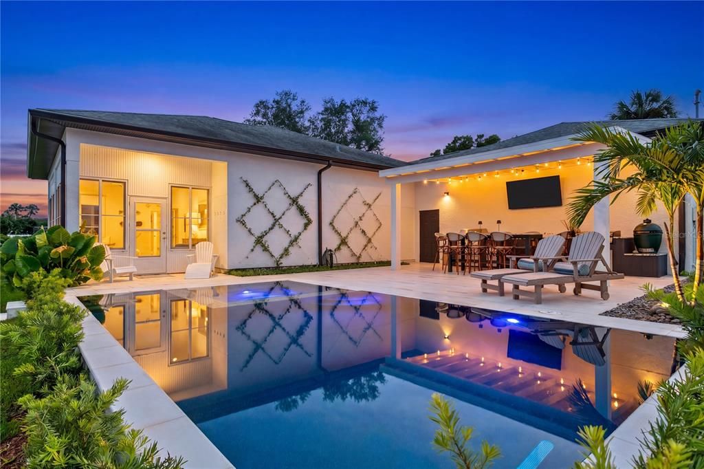 En Venta: $1,299,900 (4 camas, 2 baños, 1949 Pies cuadrados)