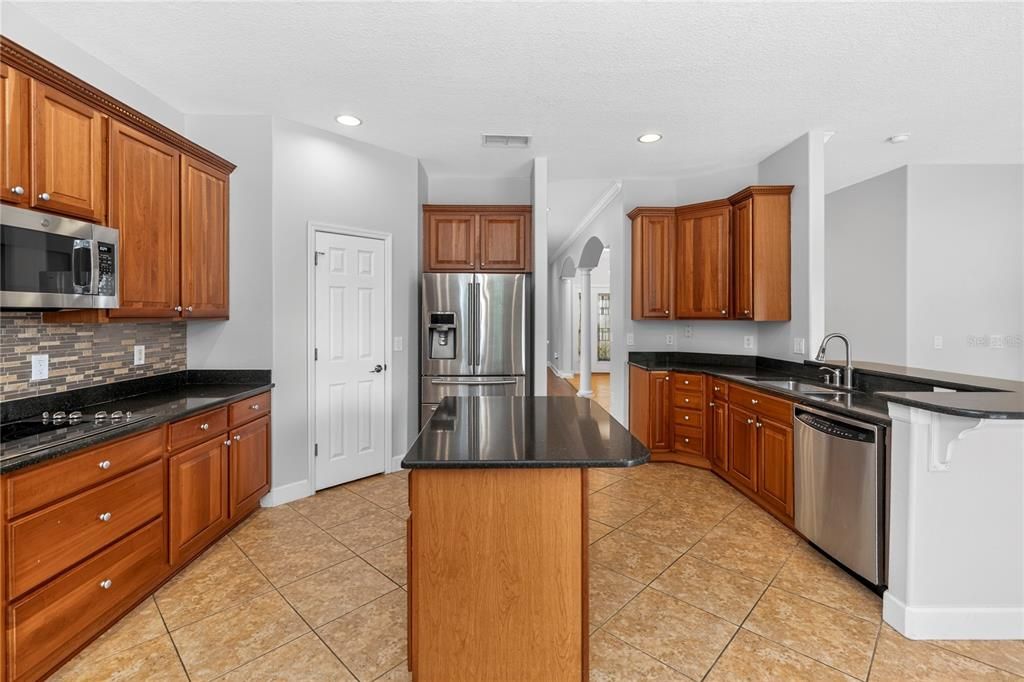 For Sale: $575,000 (4 beds, 3 baths, 3219 Square Feet)
