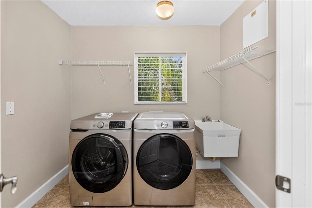 For Sale: $575,000 (4 beds, 3 baths, 3219 Square Feet)