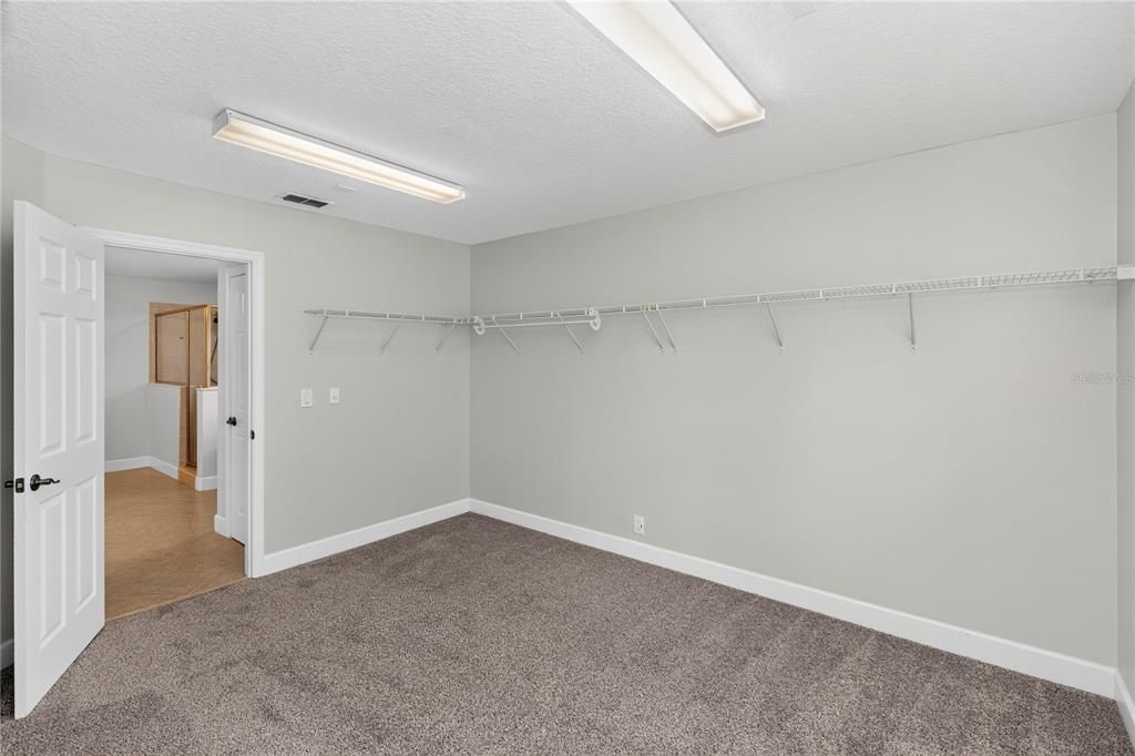For Sale: $575,000 (4 beds, 3 baths, 3219 Square Feet)