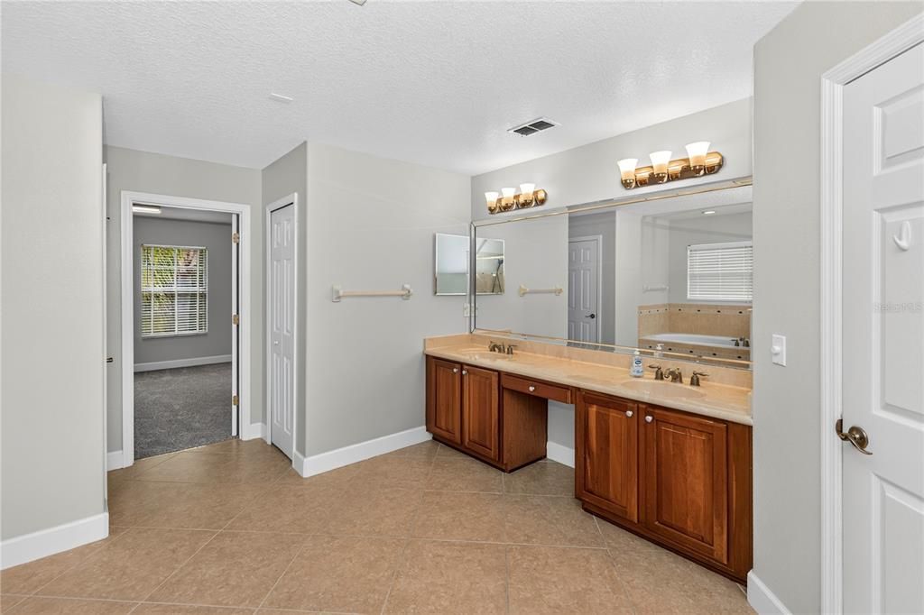 For Sale: $575,000 (4 beds, 3 baths, 3219 Square Feet)