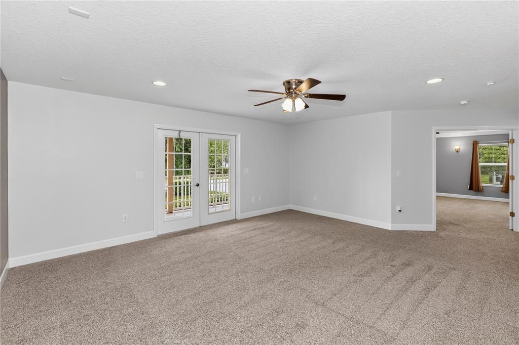 For Sale: $575,000 (4 beds, 3 baths, 3219 Square Feet)