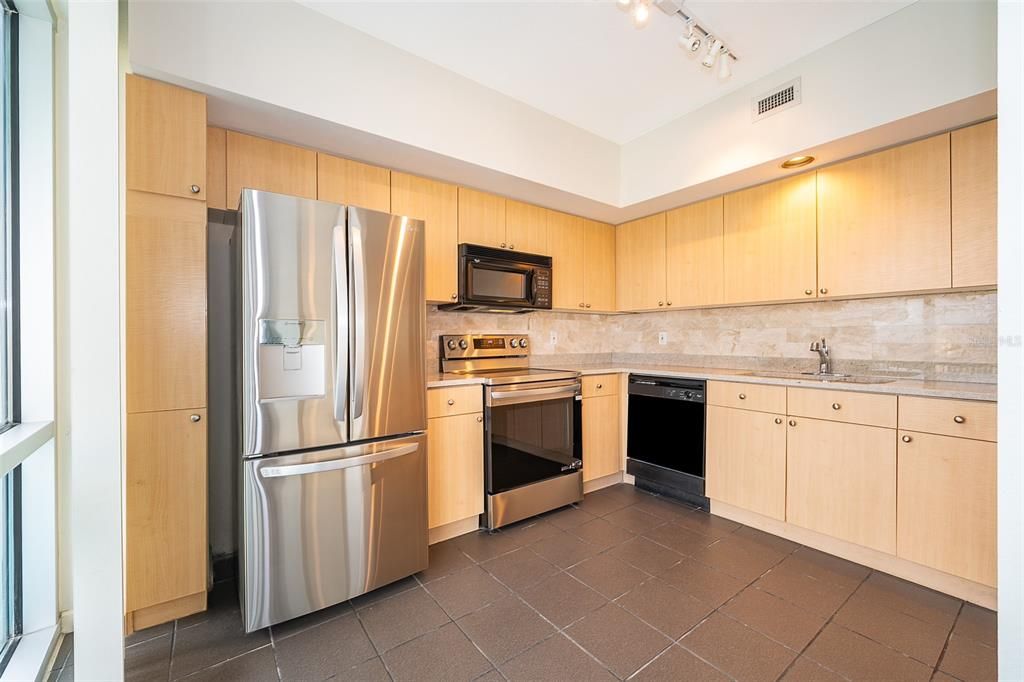 For Rent: $3,600 (2 beds, 2 baths, 1242 Square Feet)
