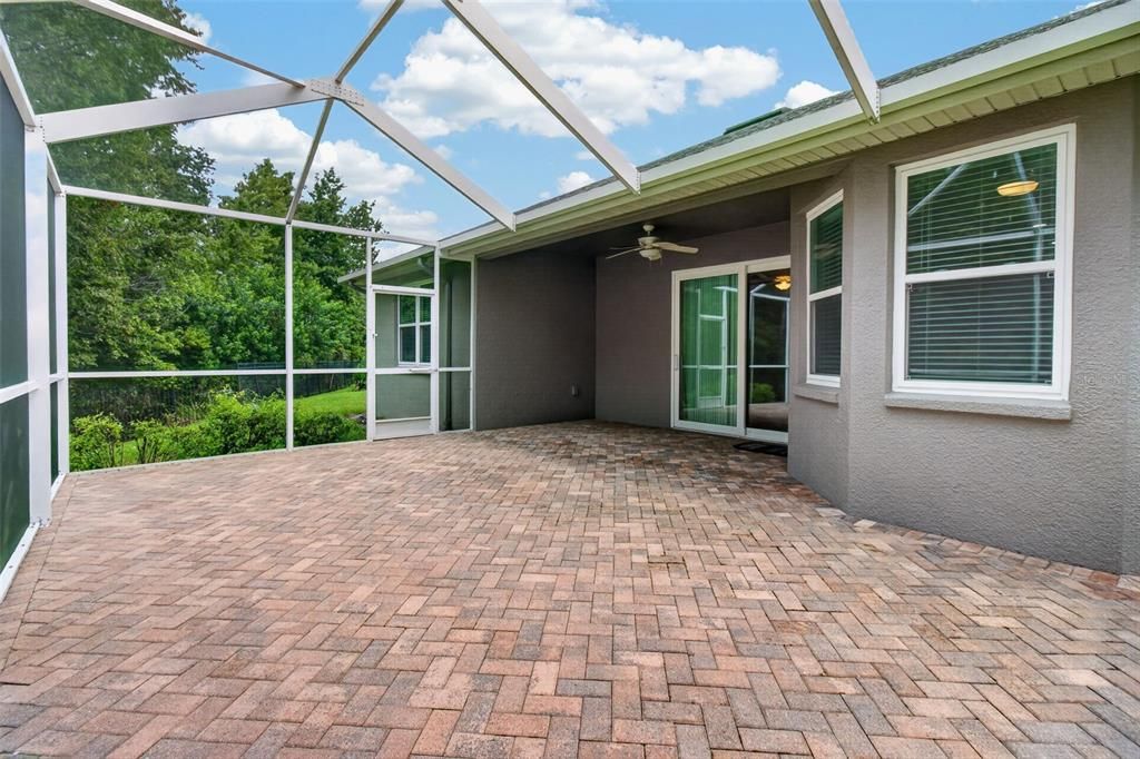 En Venta: $349,900 (3 camas, 2 baños, 1952 Pies cuadrados)
