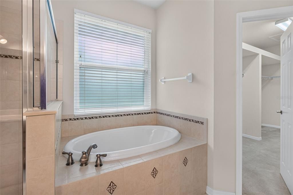 En Venta: $349,900 (3 camas, 2 baños, 1952 Pies cuadrados)