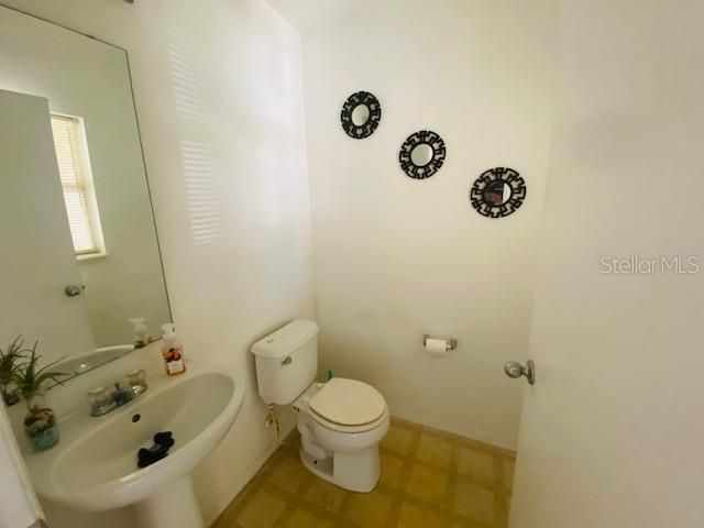 For Rent: $2,050 (3 beds, 2 baths, 1562 Square Feet)