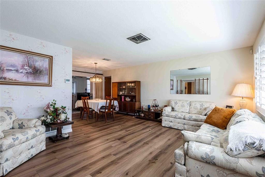 En Venta: $435,000 (2 camas, 2 baños, 1713 Pies cuadrados)