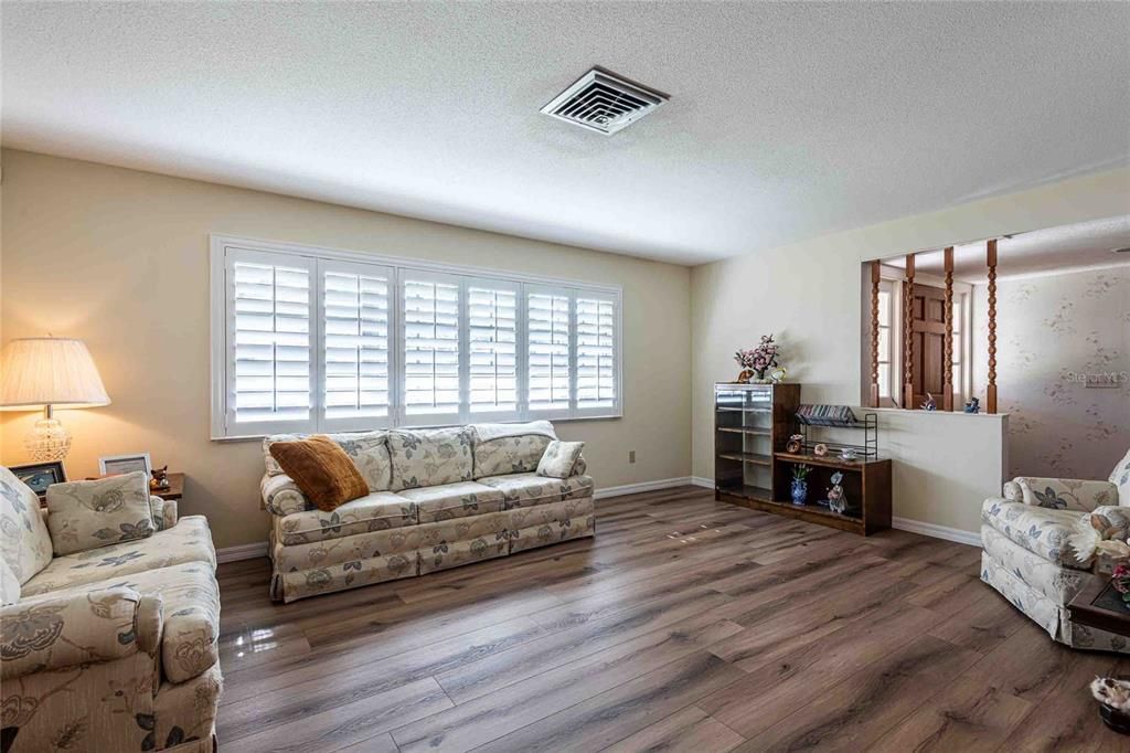 En Venta: $435,000 (2 camas, 2 baños, 1713 Pies cuadrados)