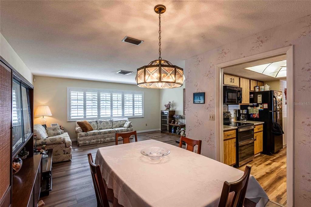 En Venta: $435,000 (2 camas, 2 baños, 1713 Pies cuadrados)