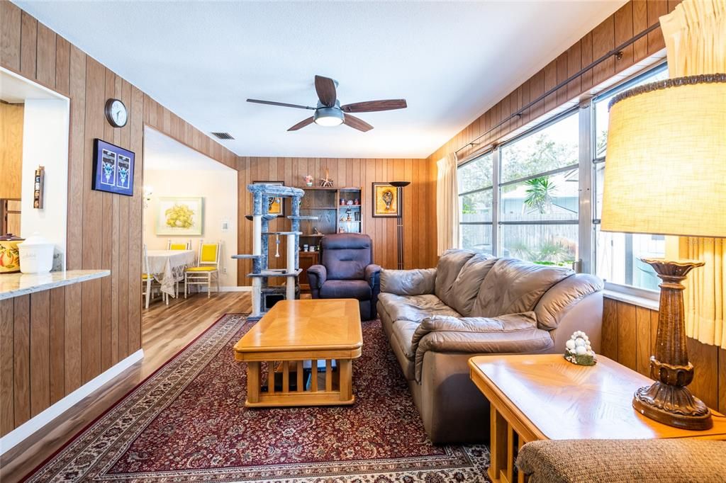 En Venta: $435,000 (2 camas, 2 baños, 1713 Pies cuadrados)