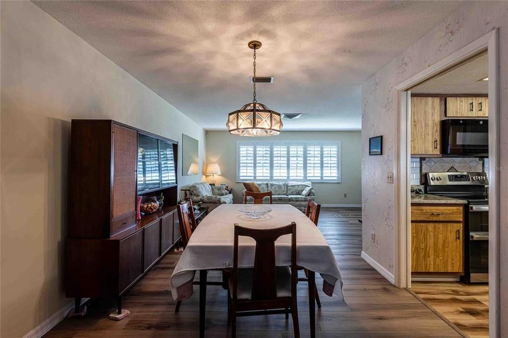 En Venta: $435,000 (2 camas, 2 baños, 1713 Pies cuadrados)