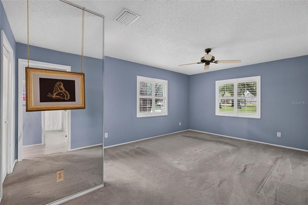 Active With Contract: $300,000 (2 beds, 2 baths, 1110 Square Feet)