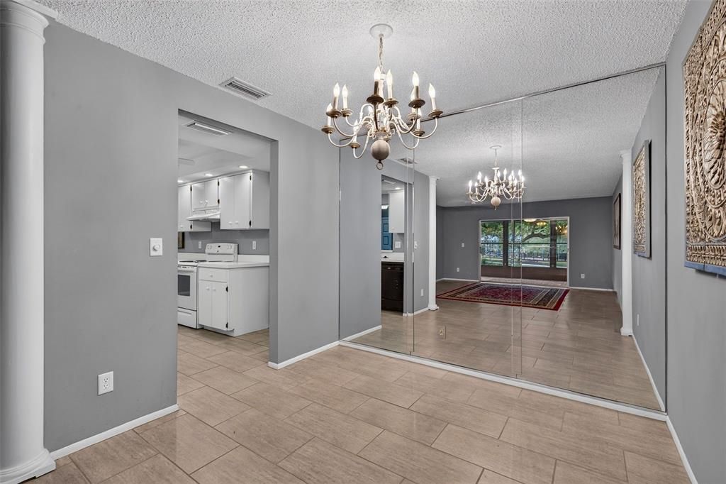 Active With Contract: $300,000 (2 beds, 2 baths, 1110 Square Feet)