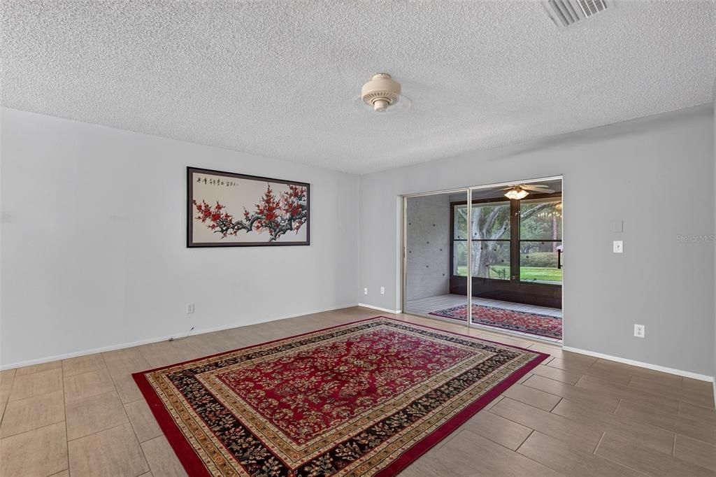 Active With Contract: $300,000 (2 beds, 2 baths, 1110 Square Feet)