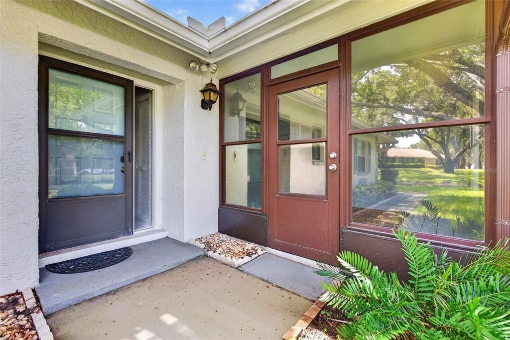 Active With Contract: $300,000 (2 beds, 2 baths, 1110 Square Feet)
