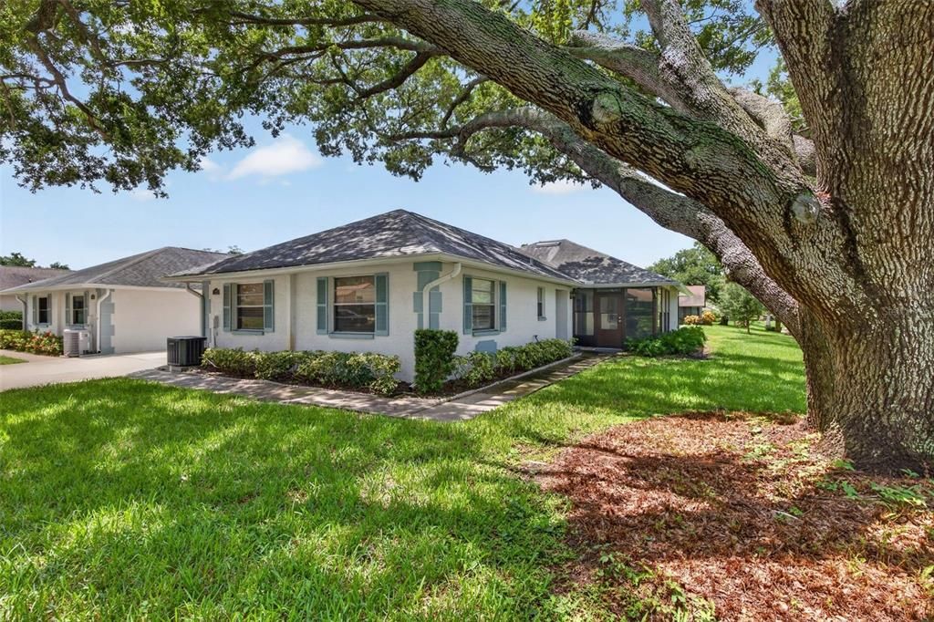 Active With Contract: $300,000 (2 beds, 2 baths, 1110 Square Feet)
