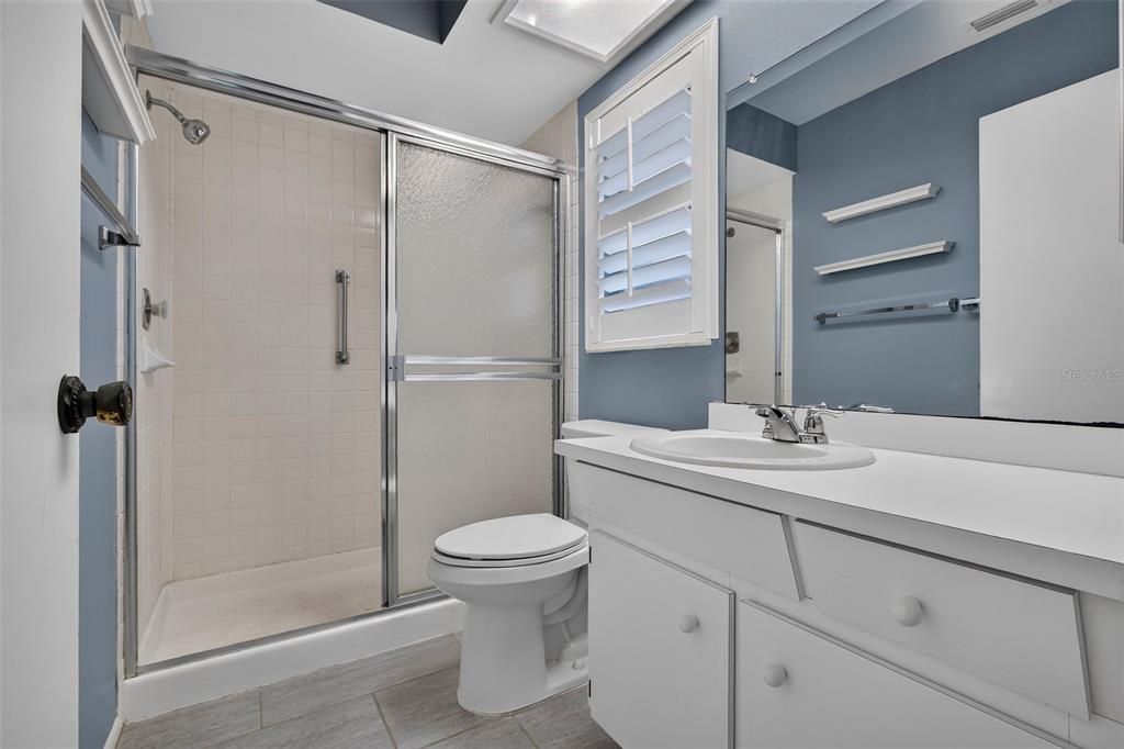 Active With Contract: $300,000 (2 beds, 2 baths, 1110 Square Feet)