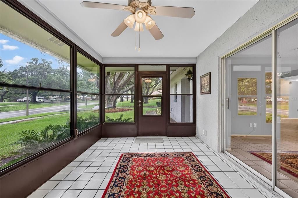 Active With Contract: $300,000 (2 beds, 2 baths, 1110 Square Feet)