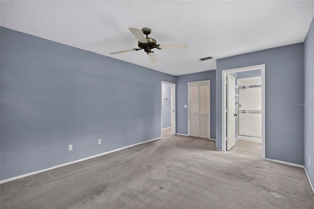 Active With Contract: $300,000 (2 beds, 2 baths, 1110 Square Feet)
