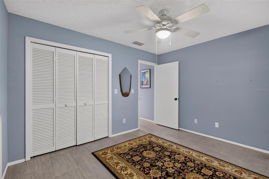 Active With Contract: $300,000 (2 beds, 2 baths, 1110 Square Feet)