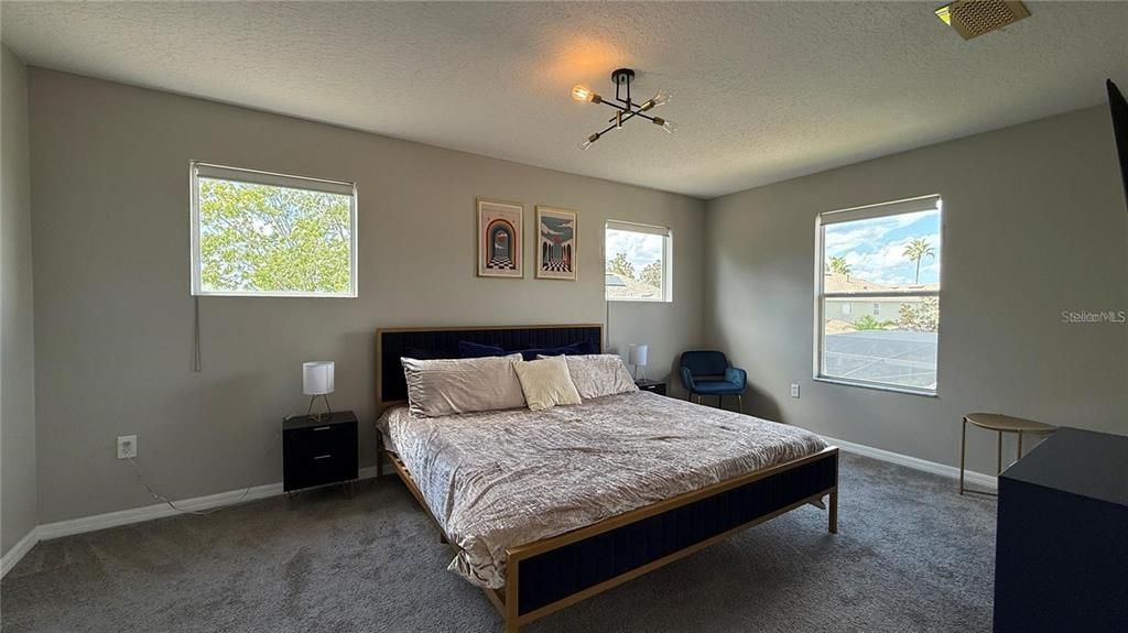 For Rent: $2,995 (5 beds, 4 baths, 2542 Square Feet)