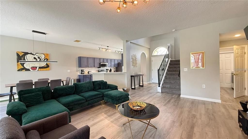 For Rent: $2,995 (5 beds, 4 baths, 2542 Square Feet)