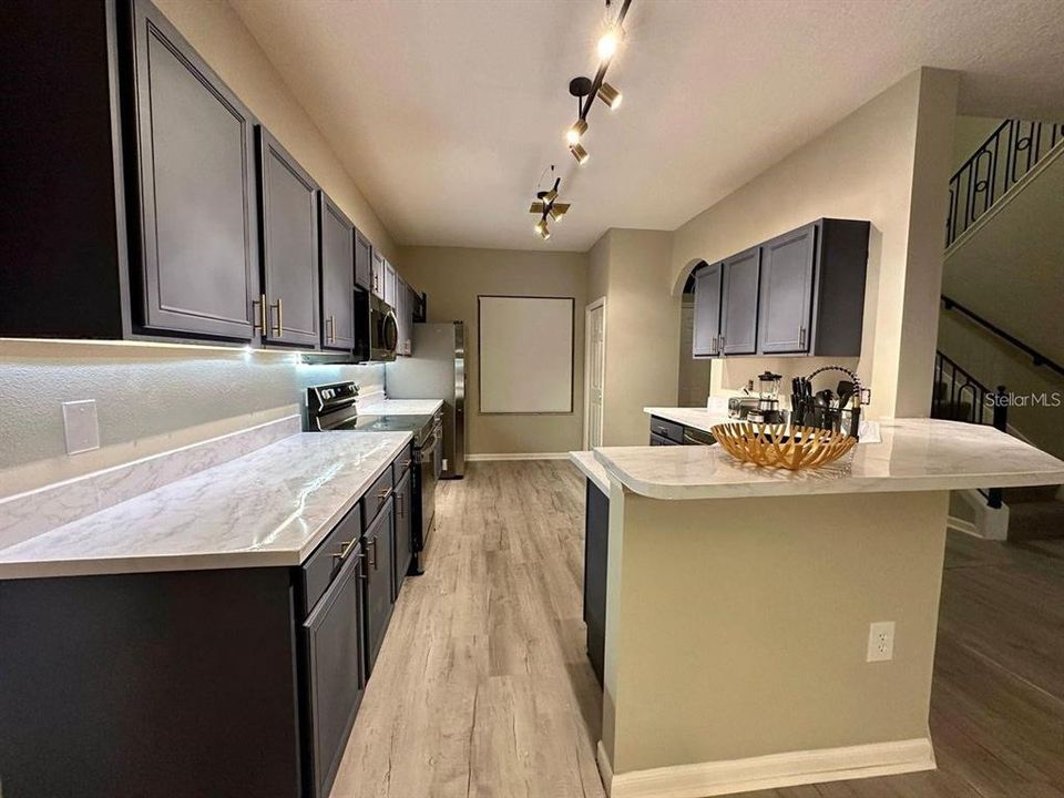 For Rent: $2,995 (5 beds, 4 baths, 2542 Square Feet)