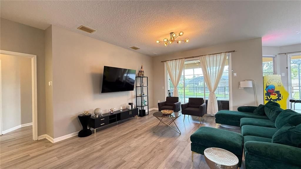 For Rent: $2,995 (5 beds, 4 baths, 2542 Square Feet)