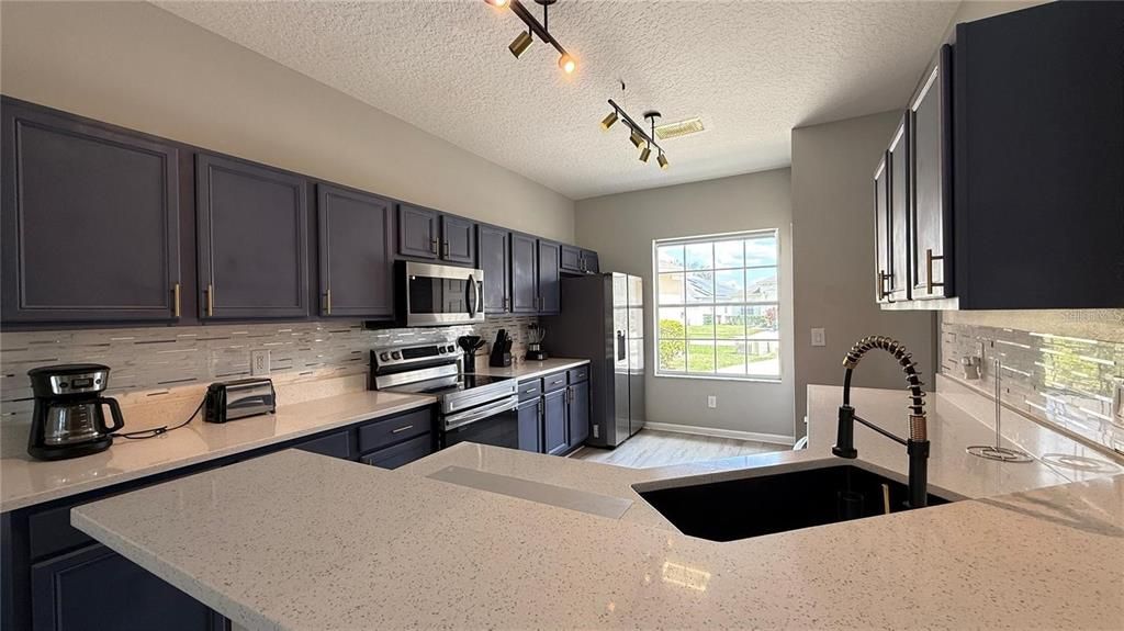 For Rent: $2,995 (5 beds, 4 baths, 2542 Square Feet)