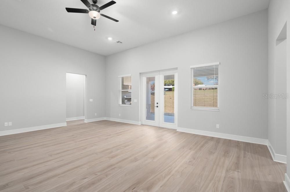 En Venta: $749,900 (4 camas, 3 baños, 3389 Pies cuadrados)