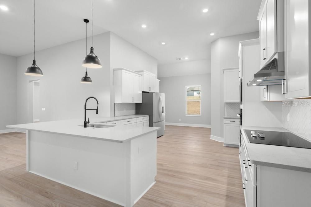 En Venta: $749,900 (4 camas, 3 baños, 3389 Pies cuadrados)